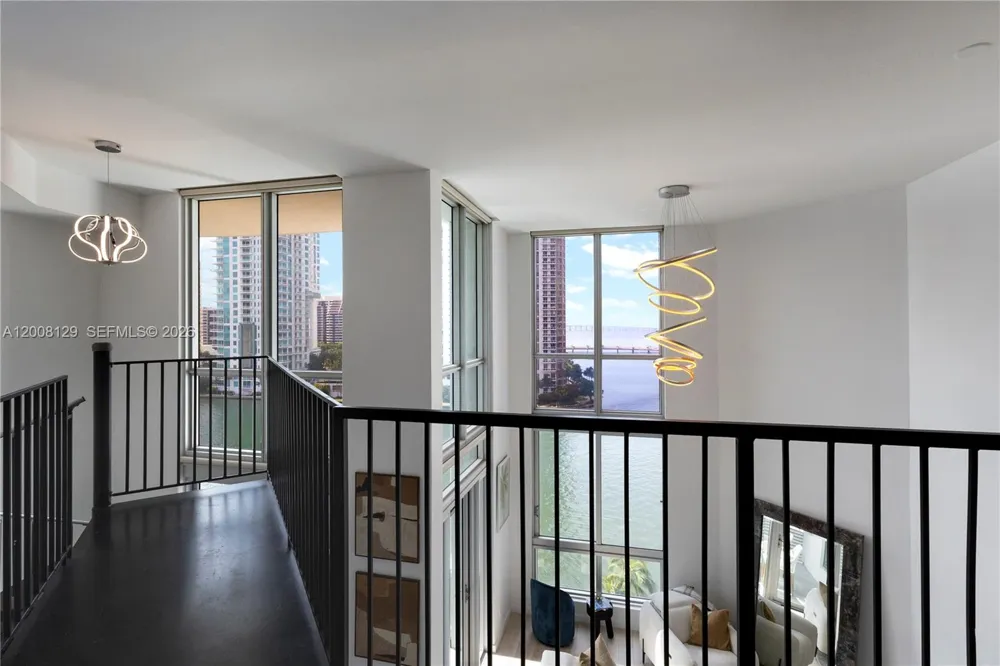 300 S Biscayne Blvd #L-1014 Miami, FL 33131