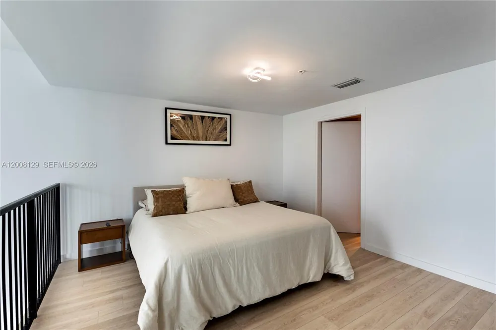 300 S Biscayne Blvd #L-1014 Miami, FL 33131