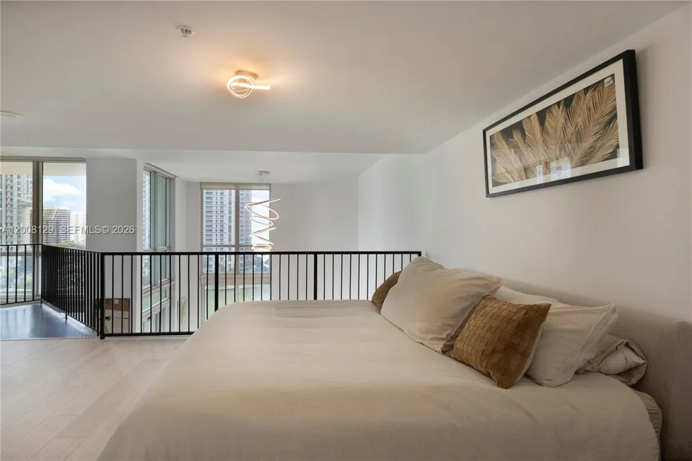 300 S Biscayne Blvd #L-1014 Miami, FL 33131