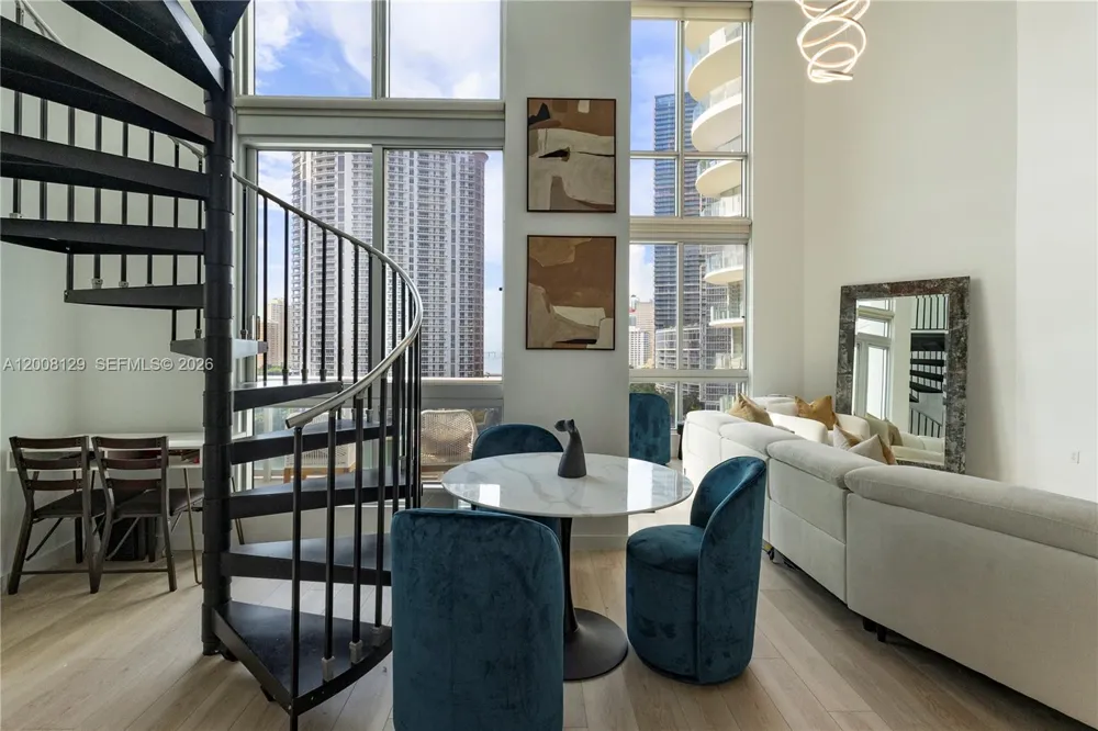 300 S Biscayne Blvd #L-1014 Miami, FL 33131