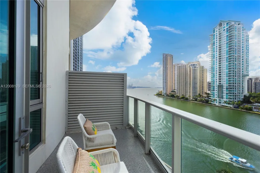 300 S Biscayne Blvd #L-1014 Miami, FL 33131
