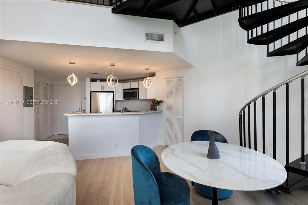 300 S Biscayne Blvd #L-1014 Miami, FL 33131