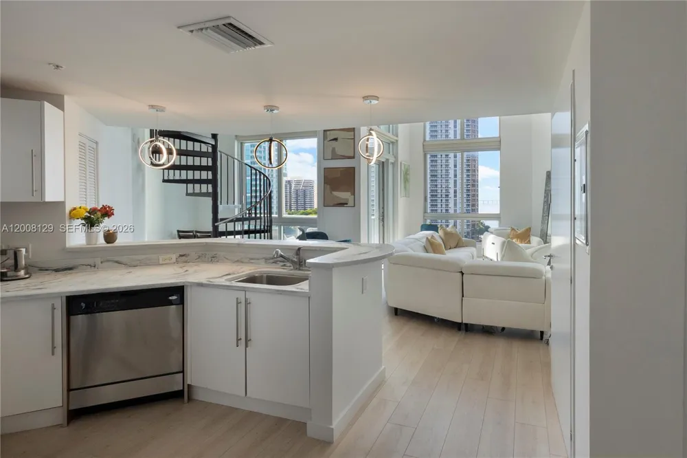 300 S Biscayne Blvd #L-1014 Miami, FL 33131