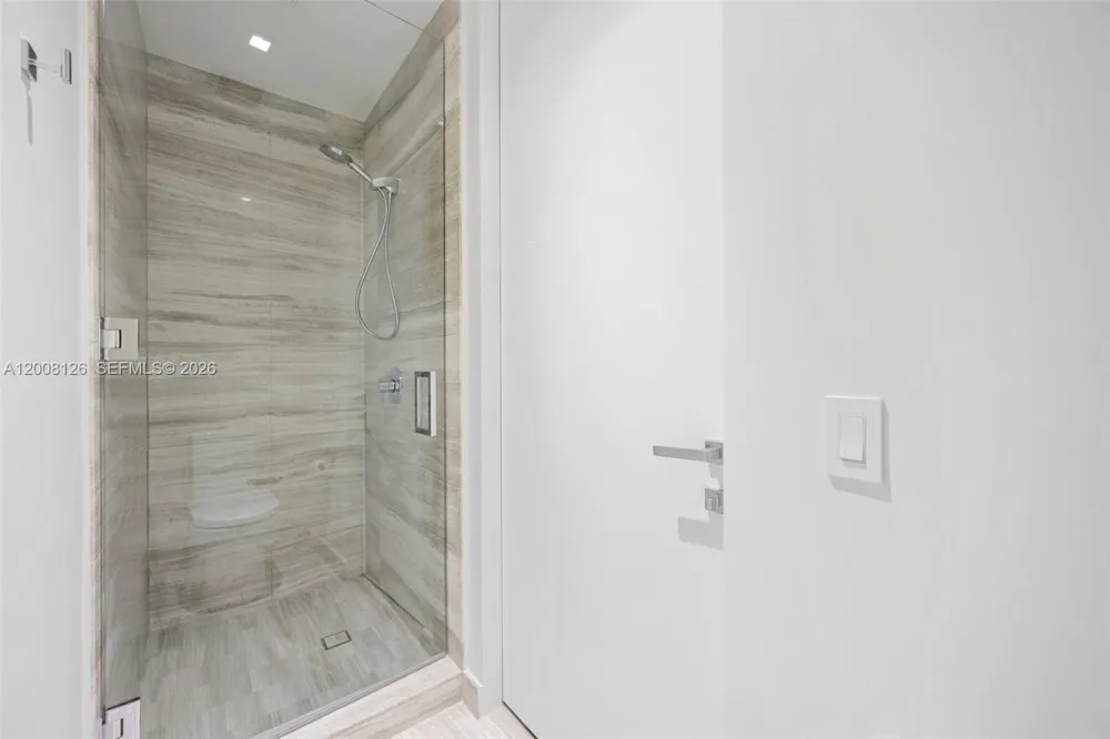 18975 Collins Ave #700 Sunny Isles Beach, FL 33160