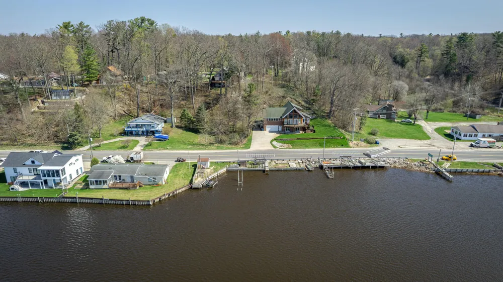 5221 W Monroe Road Pentwater, MI 49449