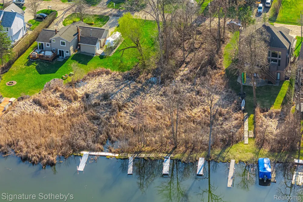 1105 Oregon Boulevard Waterford Charter Township, MI 48327