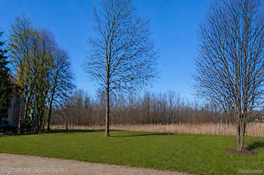 1105 Oregon Boulevard Waterford Charter Township, MI 48327
