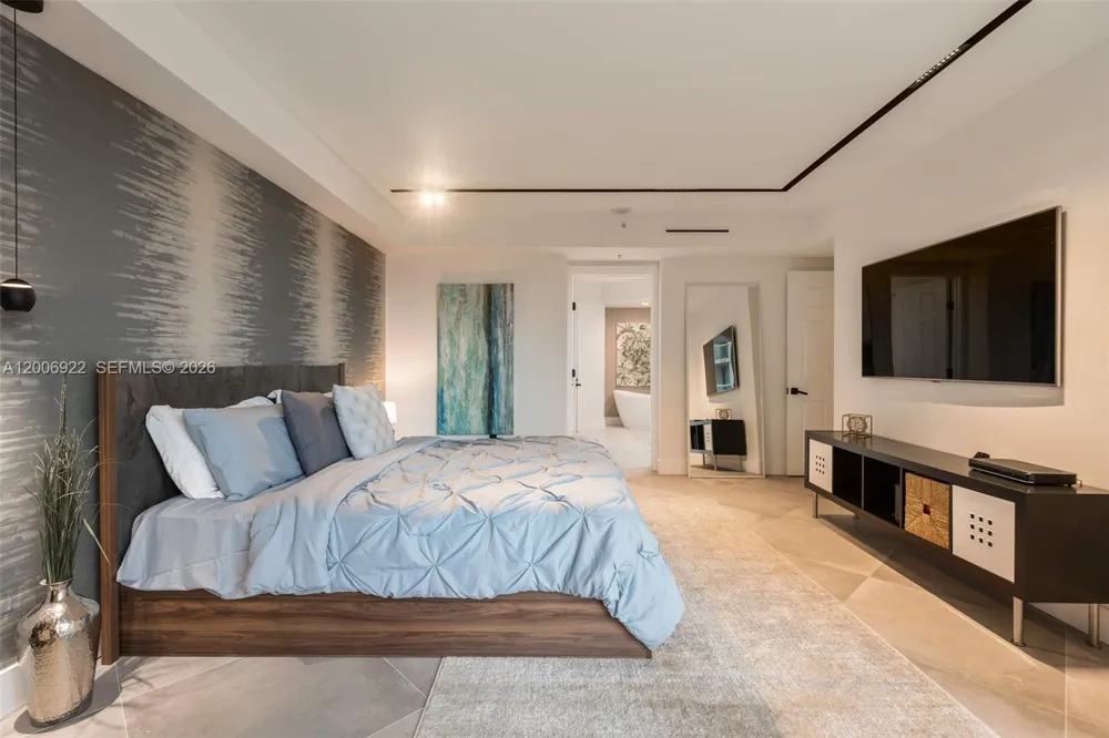 3370 Hidden Bay Dr #409 Aventura, FL 33180