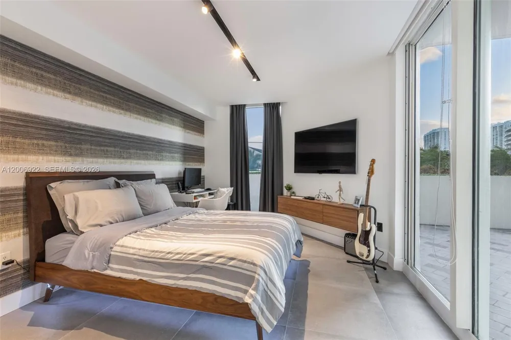 3370 Hidden Bay Dr #409 Aventura, FL 33180