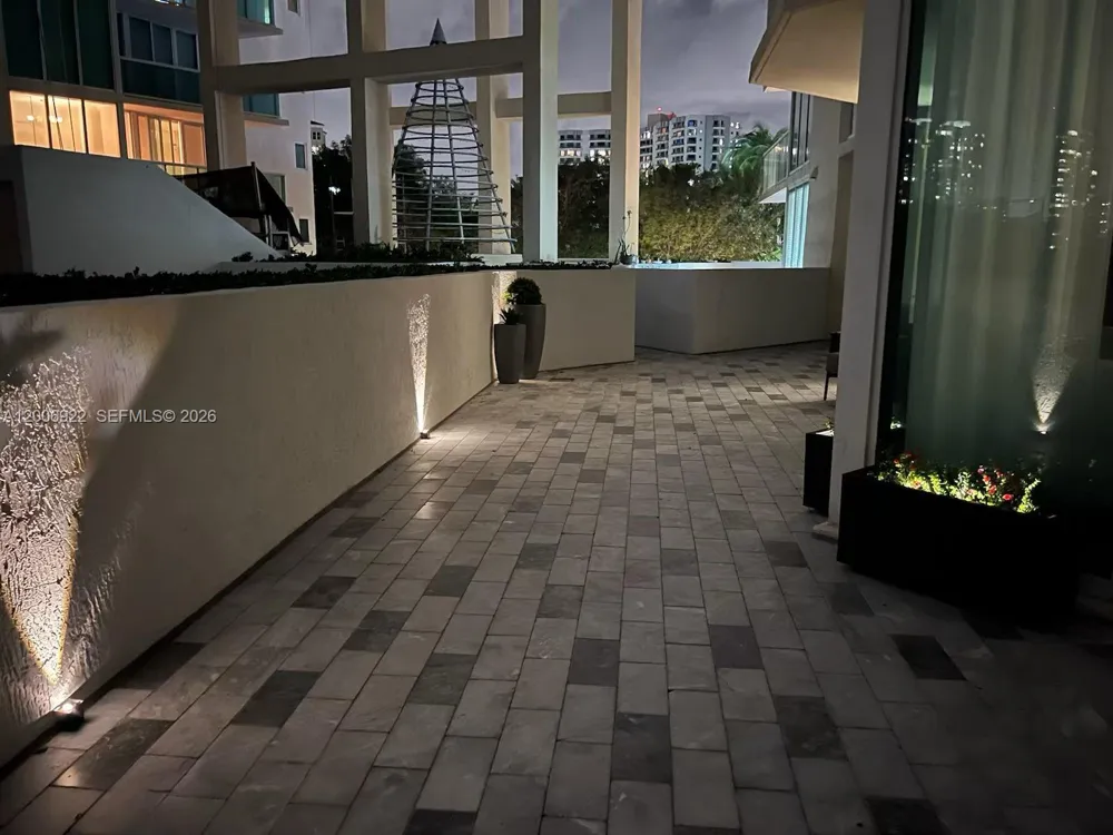 3370 Hidden Bay Dr #409 Aventura, FL 33180