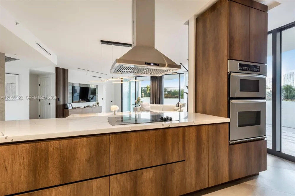 3370 Hidden Bay Dr #409 Aventura, FL 33180