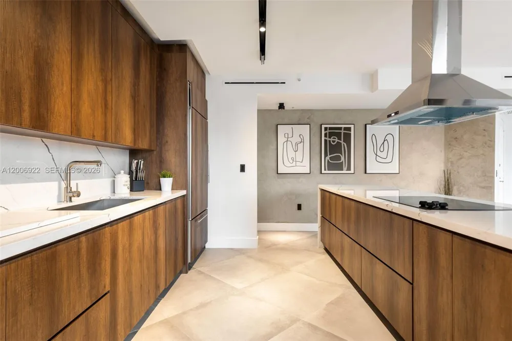 3370 Hidden Bay Dr #409 Aventura, FL 33180