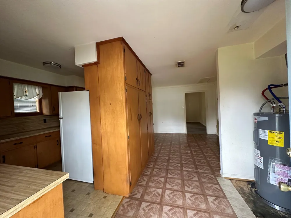 2570 Stadium Drive Alvin, TX 77511