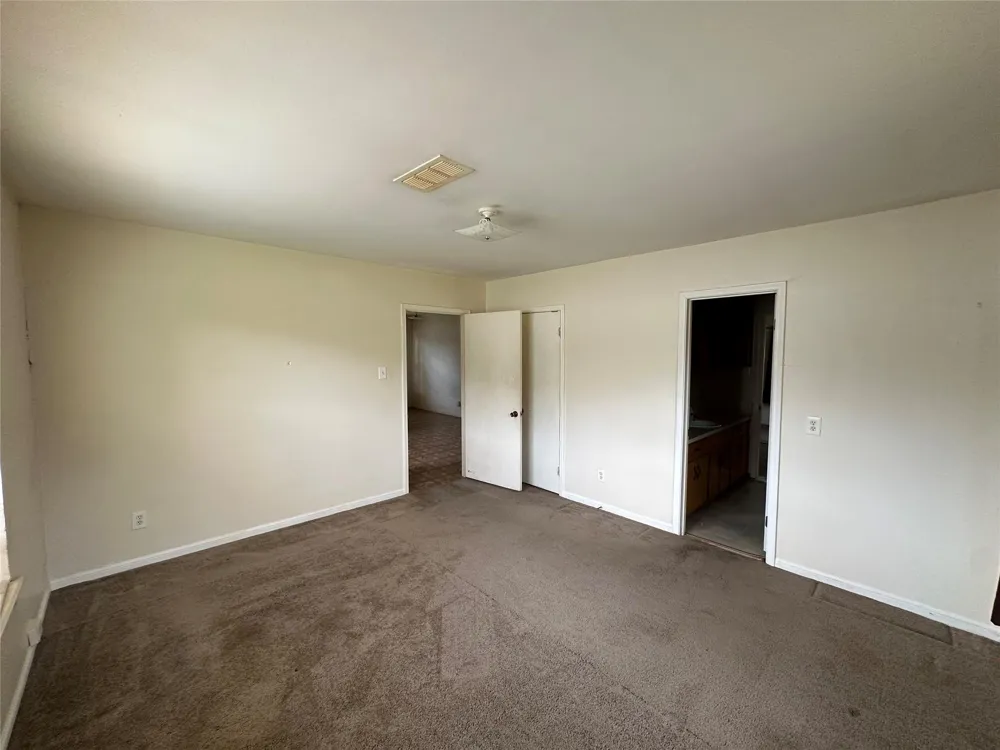 2570 Stadium Drive Alvin, TX 77511