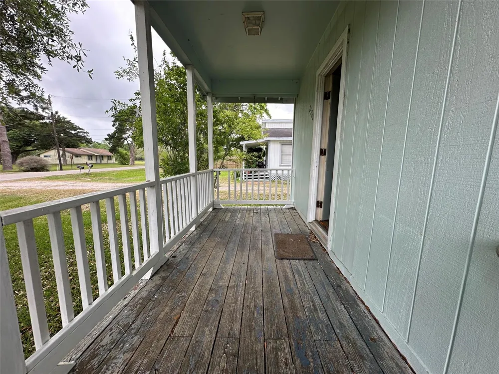 2570 Stadium Drive Alvin, TX 77511