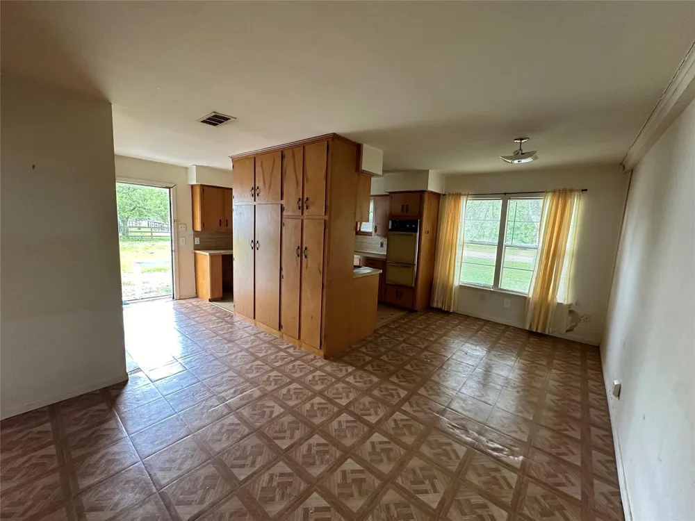 2570 Stadium Drive Alvin, TX 77511