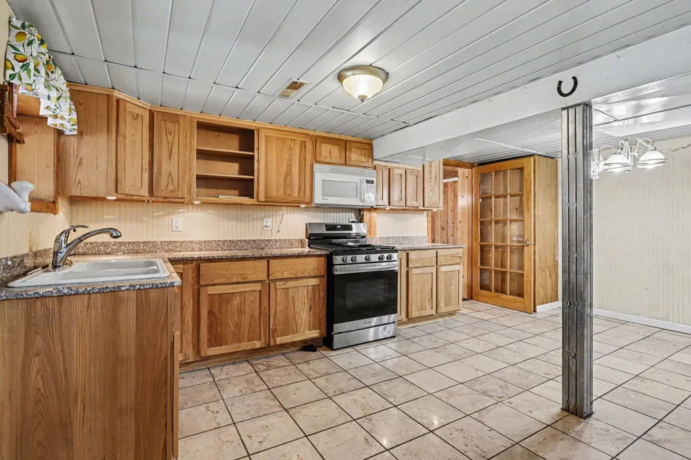 573 River Road Coldwater City, MI 49036