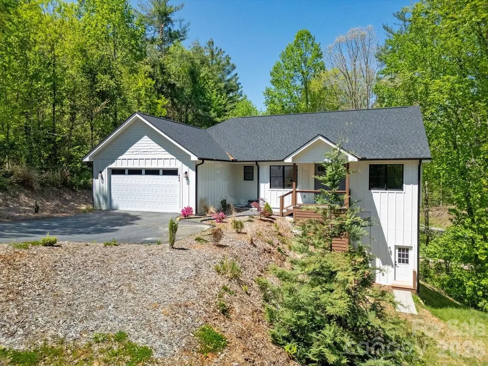 404 High Ridge Drive Mills River, NC 28759