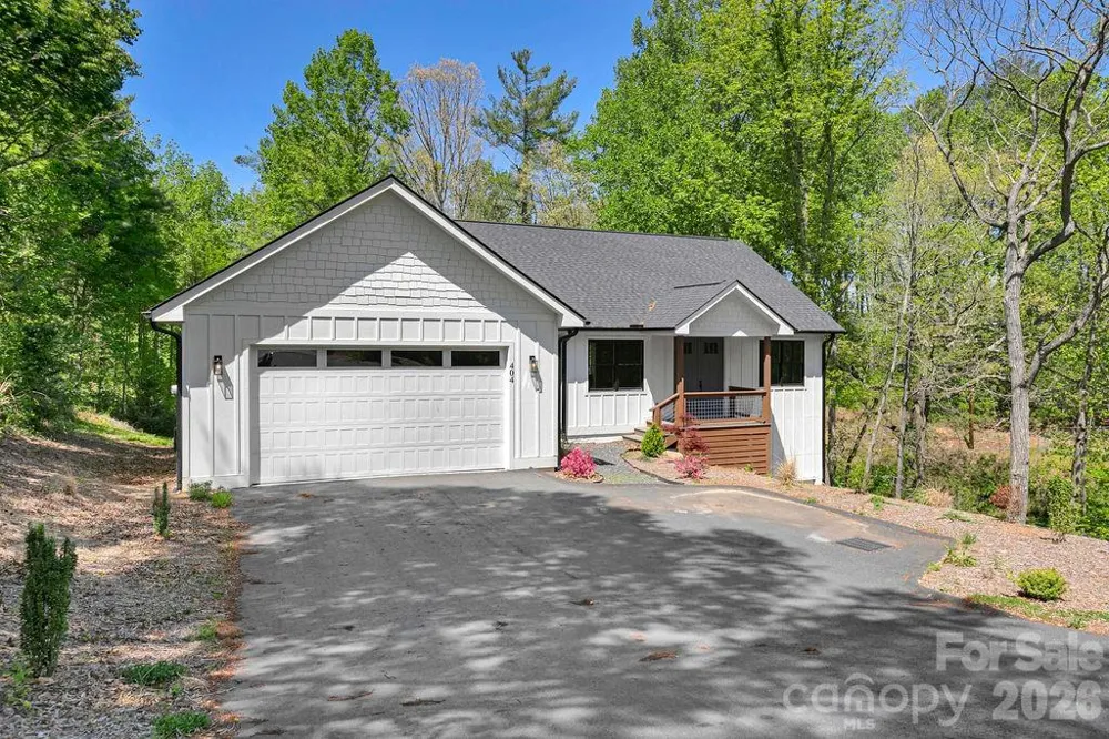 404 High Ridge Drive Mills River, NC 28759