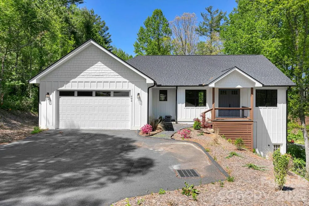 404 High Ridge Drive Mills River, NC 28759