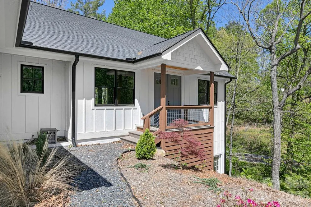 404 High Ridge Drive Mills River, NC 28759