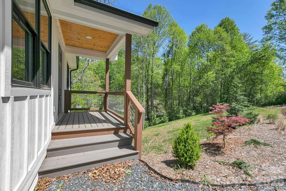 404 High Ridge Drive Mills River, NC 28759
