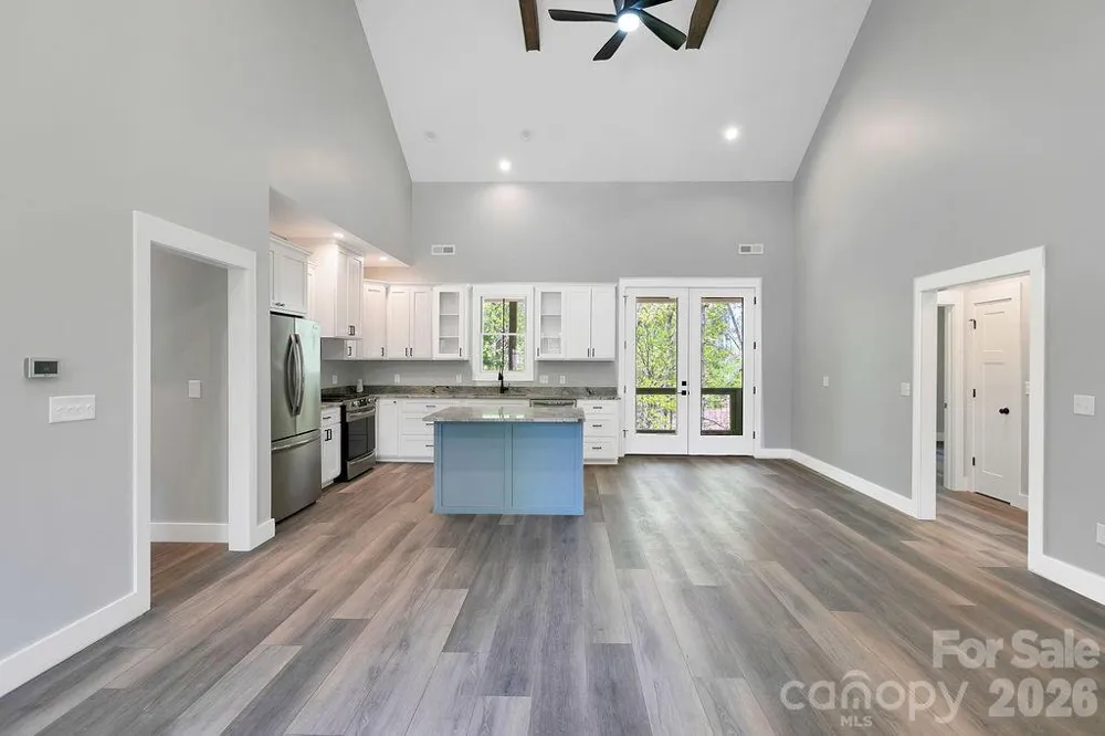404 High Ridge Drive Mills River, NC 28759