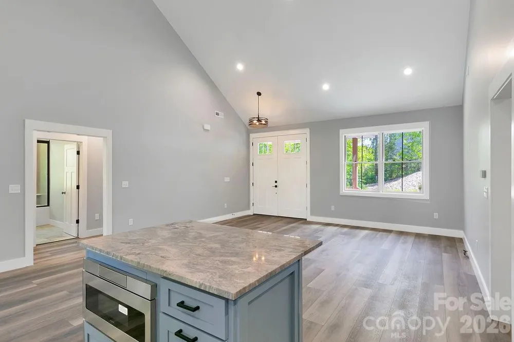 404 High Ridge Drive Mills River, NC 28759