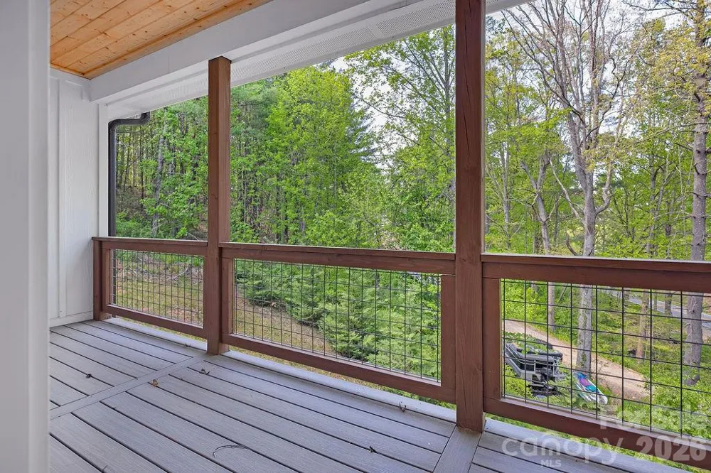 404 High Ridge Drive Mills River, NC 28759