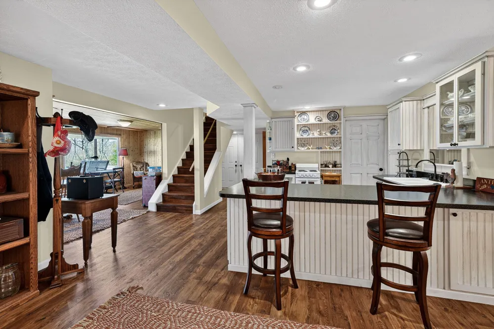 66175 South Drive Cassopolis, MI 49031