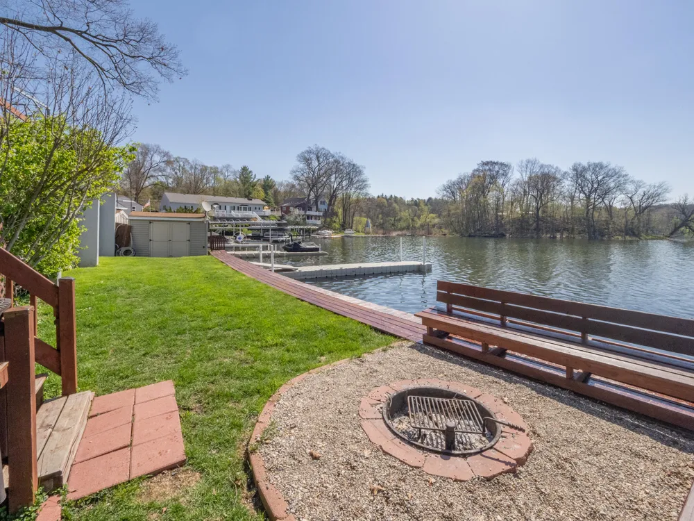 11915 Lakeway Street Prairieville Township, MI 49080