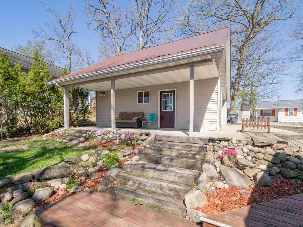 11915 Lakeway Street Prairieville Township, MI 49080