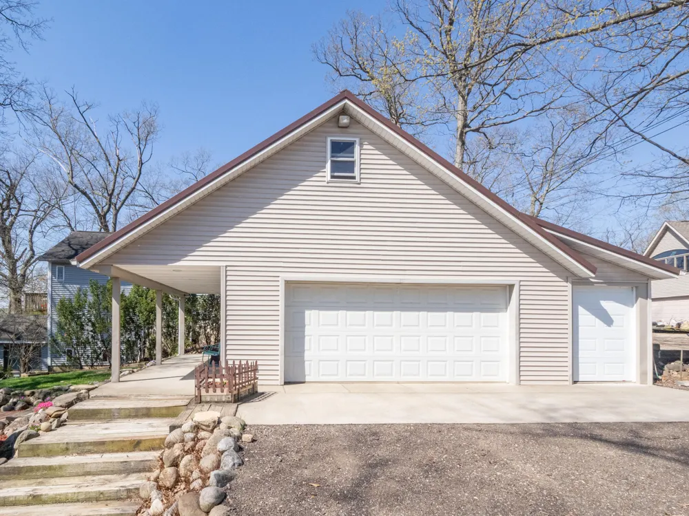 11915 Lakeway Street Prairieville Township, MI 49080