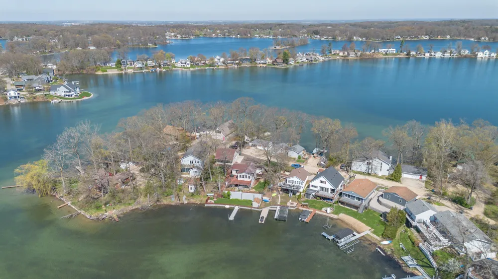 11915 Lakeway Street Prairieville Township, MI 49080