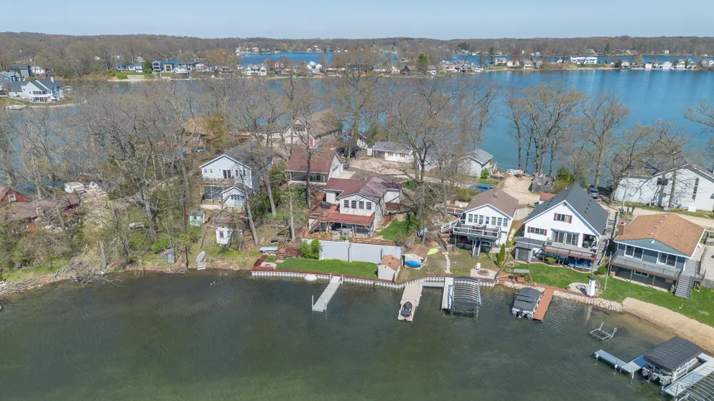 11915 Lakeway Street Prairieville Township, MI 49080