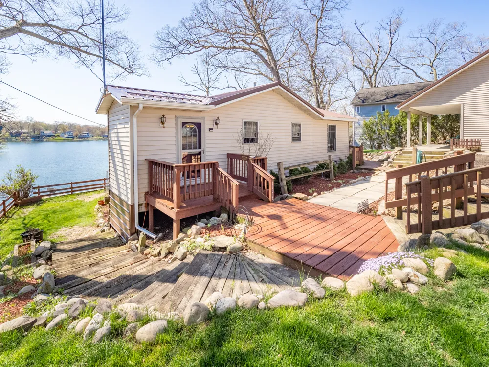 11915 Lakeway Street Prairieville Township, MI 49080