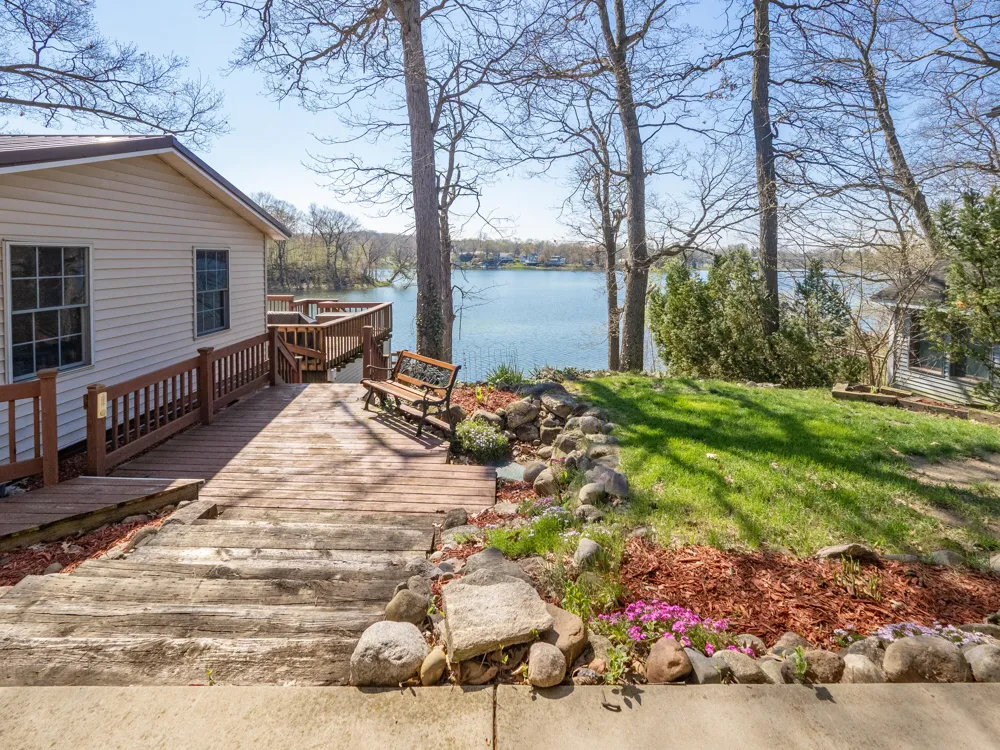 11915 Lakeway Street Prairieville Township, MI 49080