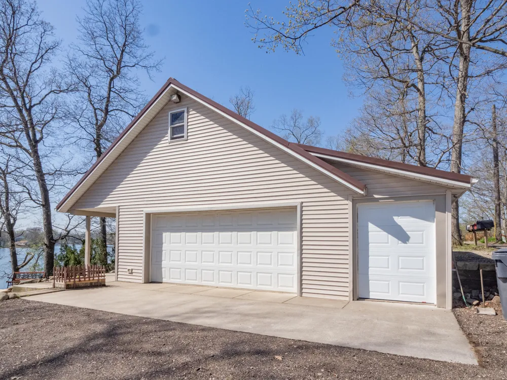 11915 Lakeway Street Prairieville Township, MI 49080