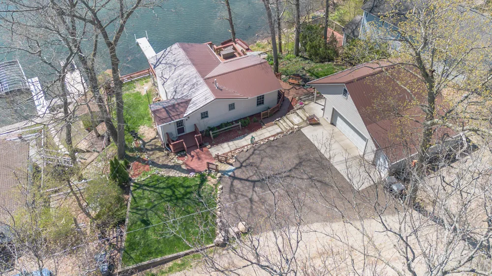 11915 Lakeway Street Prairieville Township, MI 49080