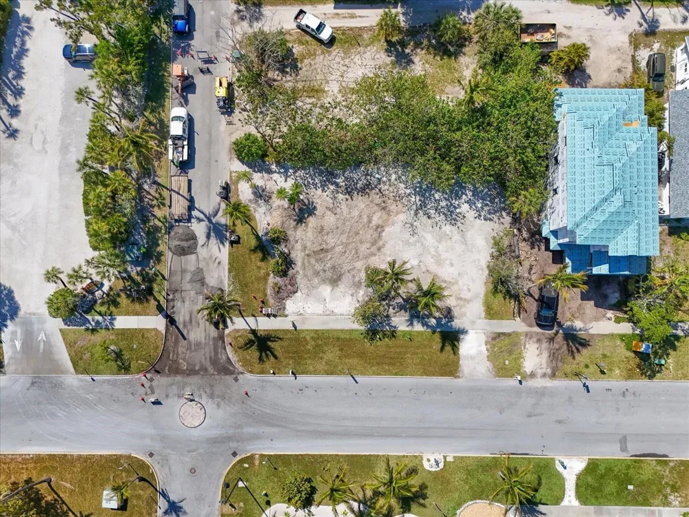 720 BROADWAY STREET Longboat Key, FL 34228