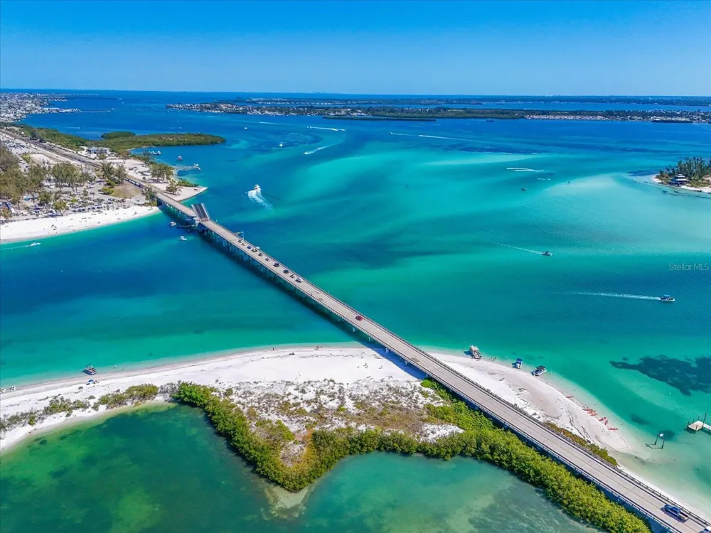 720 BROADWAY STREET Longboat Key, FL 34228