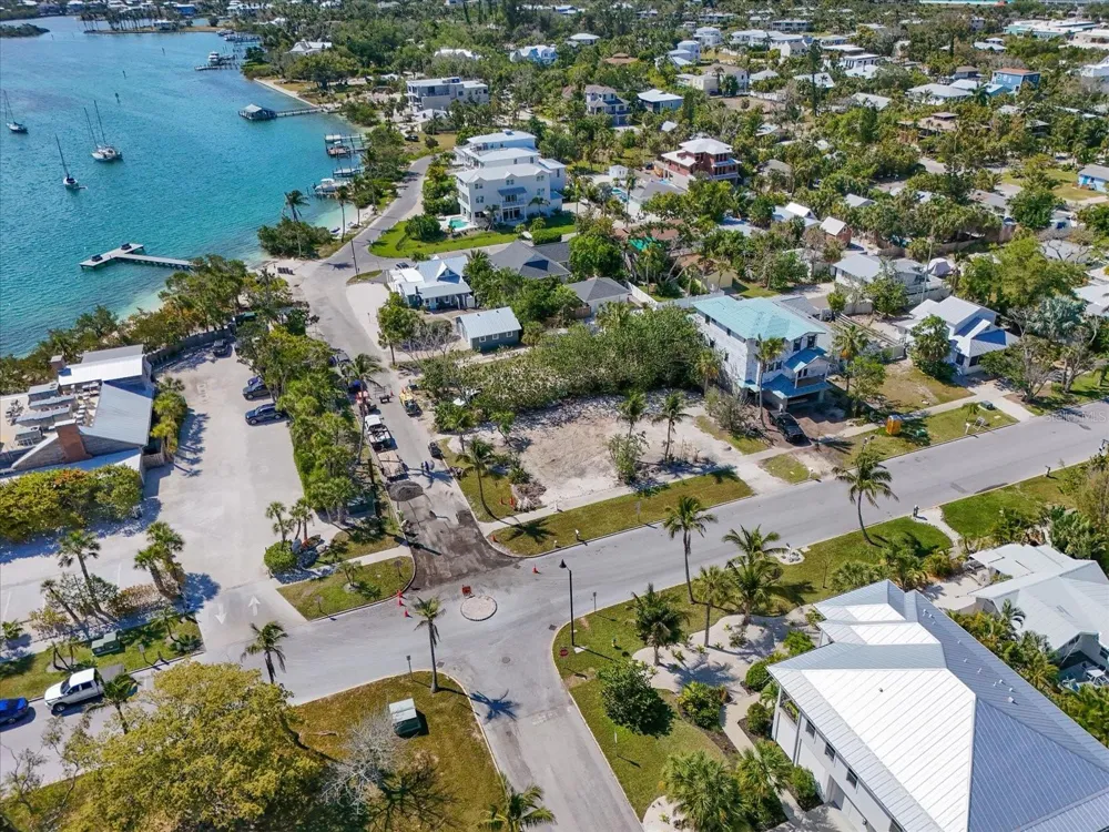 720 BROADWAY STREET Longboat Key, FL 34228