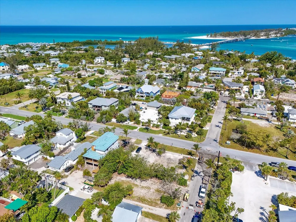 720 BROADWAY STREET Longboat Key, FL 34228