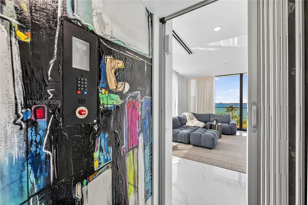11 Century Ln Miami Beach, FL 33139