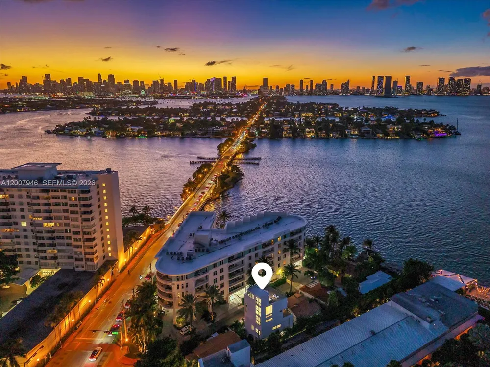 11 Century Ln Miami Beach, FL 33139