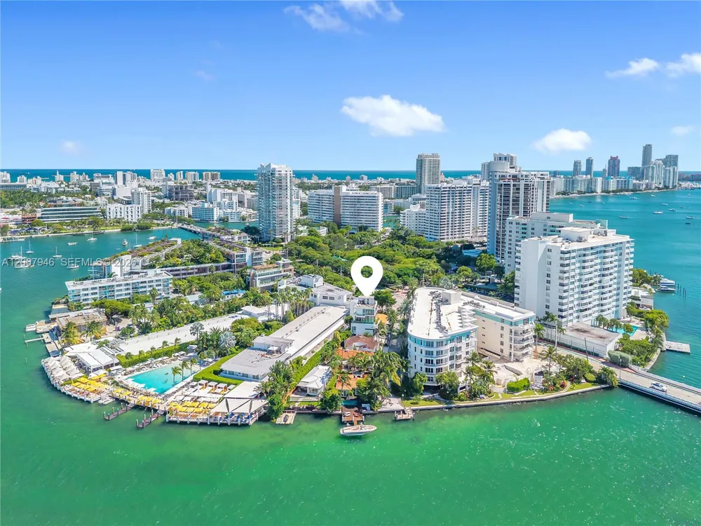11 Century Ln Miami Beach, FL 33139