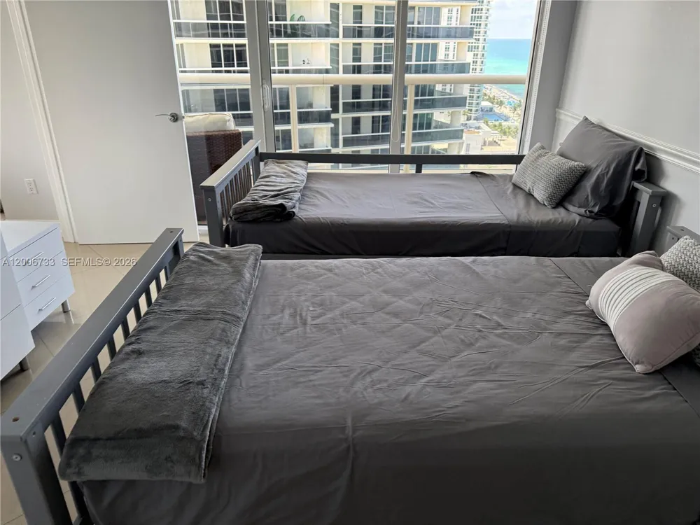 1830 S Ocean Dr #1708 Hallandale Beach, FL 33009