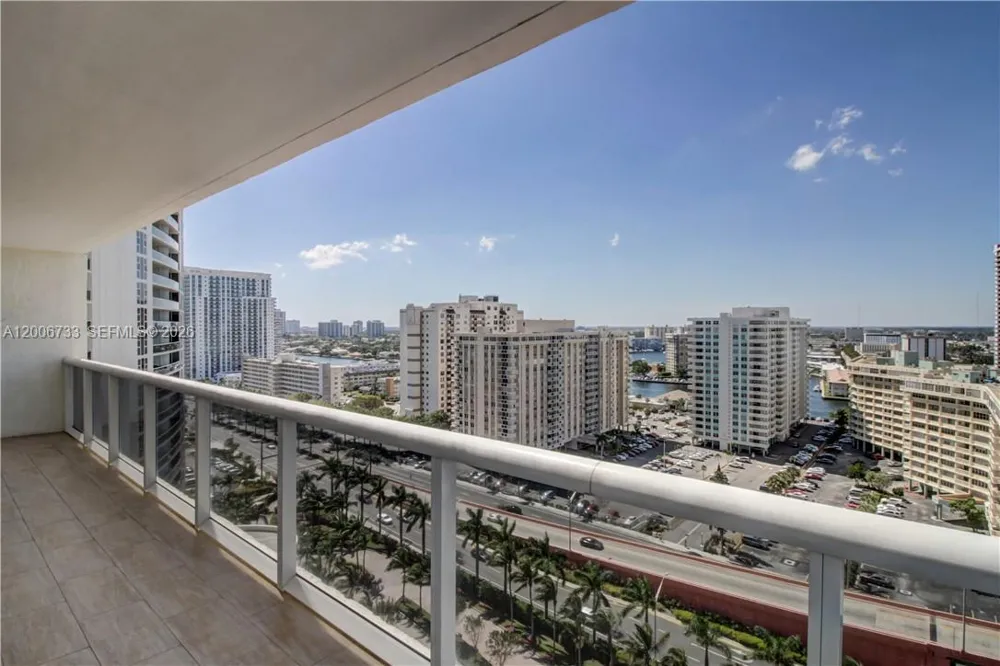 1830 S Ocean Dr #1708 Hallandale Beach, FL 33009