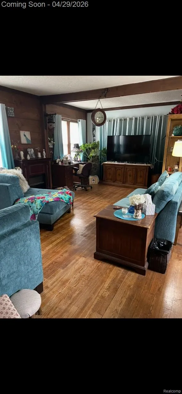 45236 Deshon Street Utica City, MI 48317