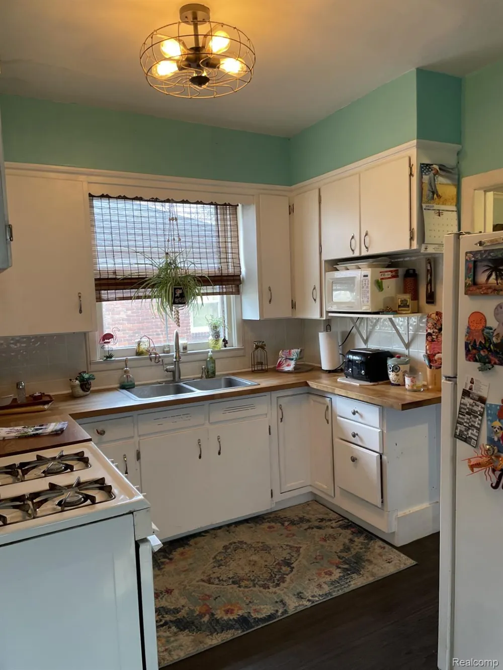 45236 Deshon Street Utica City, MI 48317